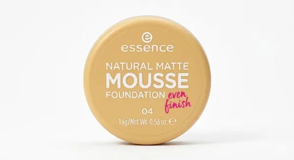 Тональный мусс Essence Natural Matte Mousse Foundation 04, 16г