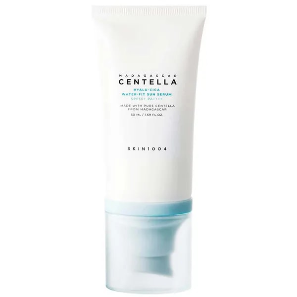 Солнцезащитная сыворотка SKIN1004 Madagascar Centella Hyalu-Cica Water-Fit Sun Serum SPF50+ PA++++